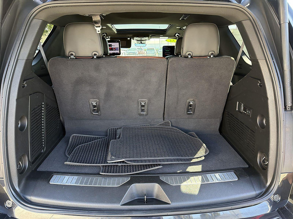 Used 2023 GMC Yukon Denali Ultimate AWD/4WD image 26