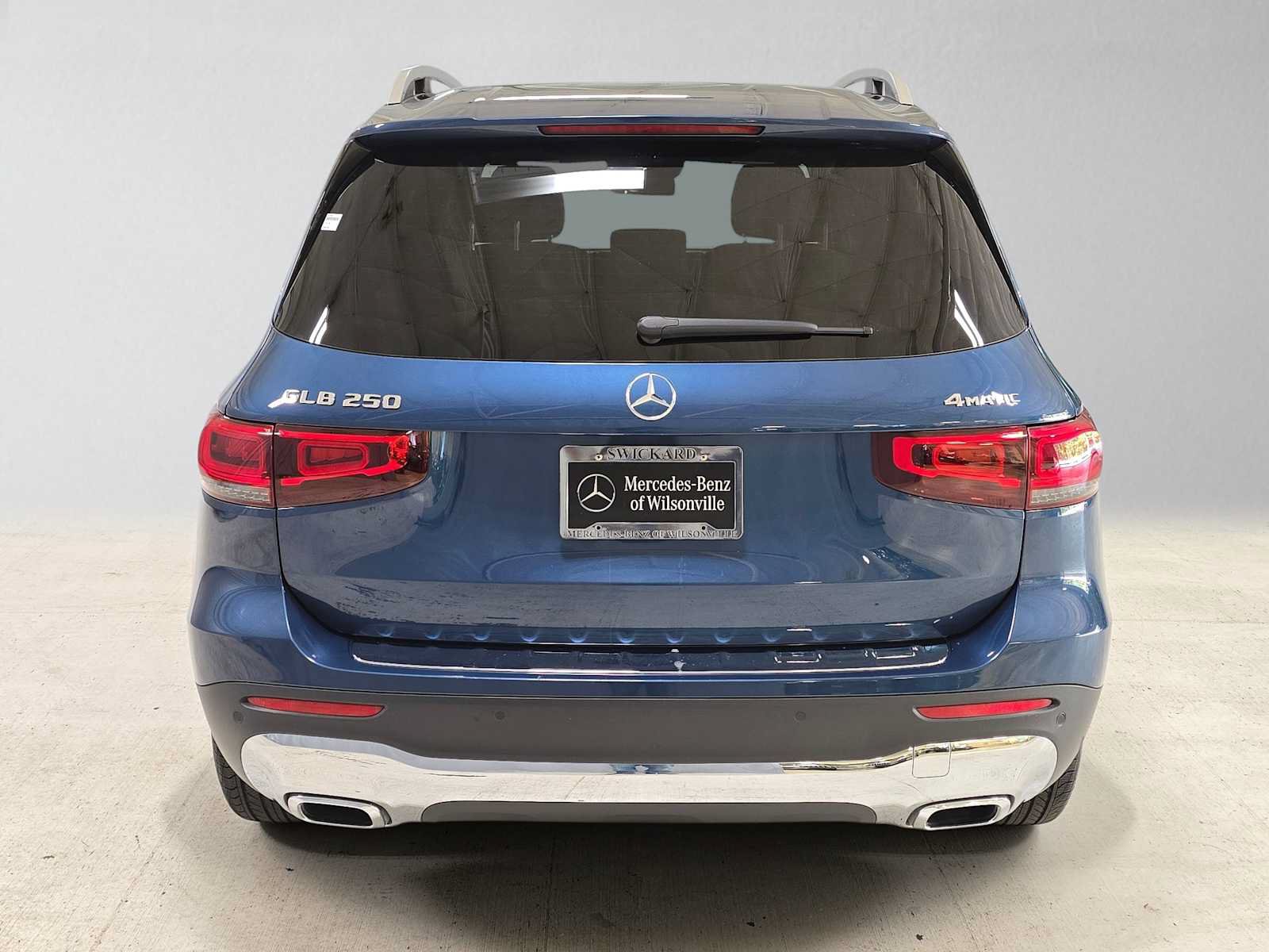 Used 2023 Mercedes-Benz GLB 250 4MATIC image 4