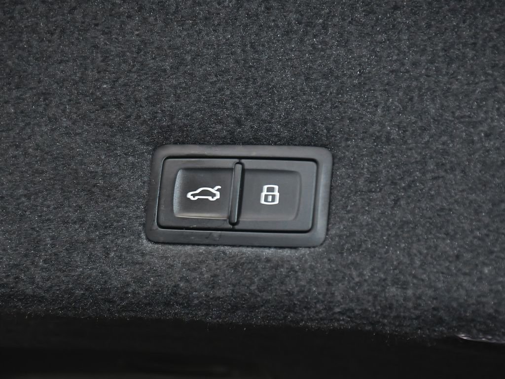 Used 2020 Lamborghini Urus image 72