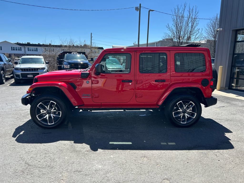 Used 2024 Jeep Wrangler Unlimited w/ Convenience Group image 7
