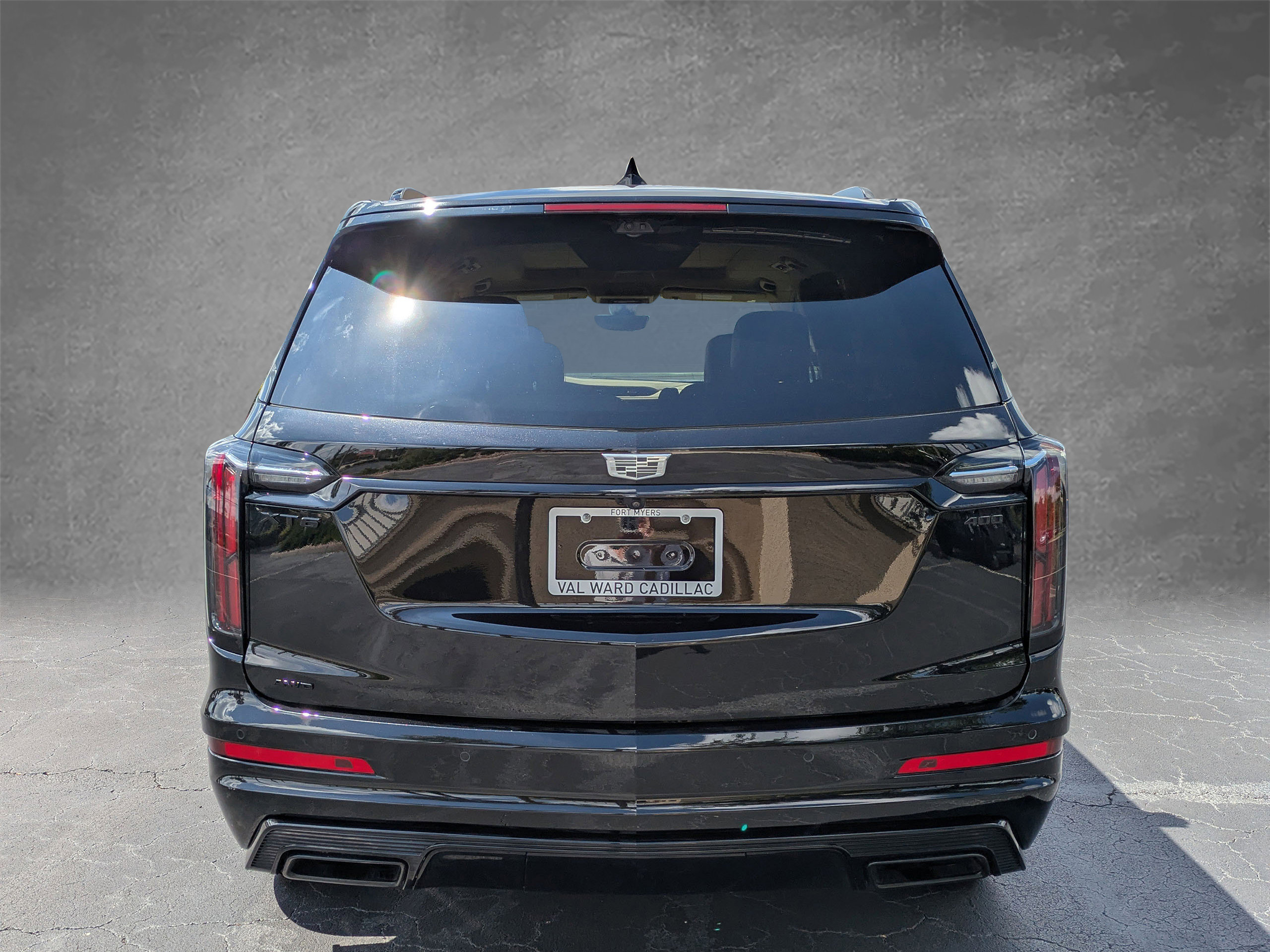 Certified 2023 Cadillac XT6 Sport w/ LPO, ONYX Package AWD/4WD image 5