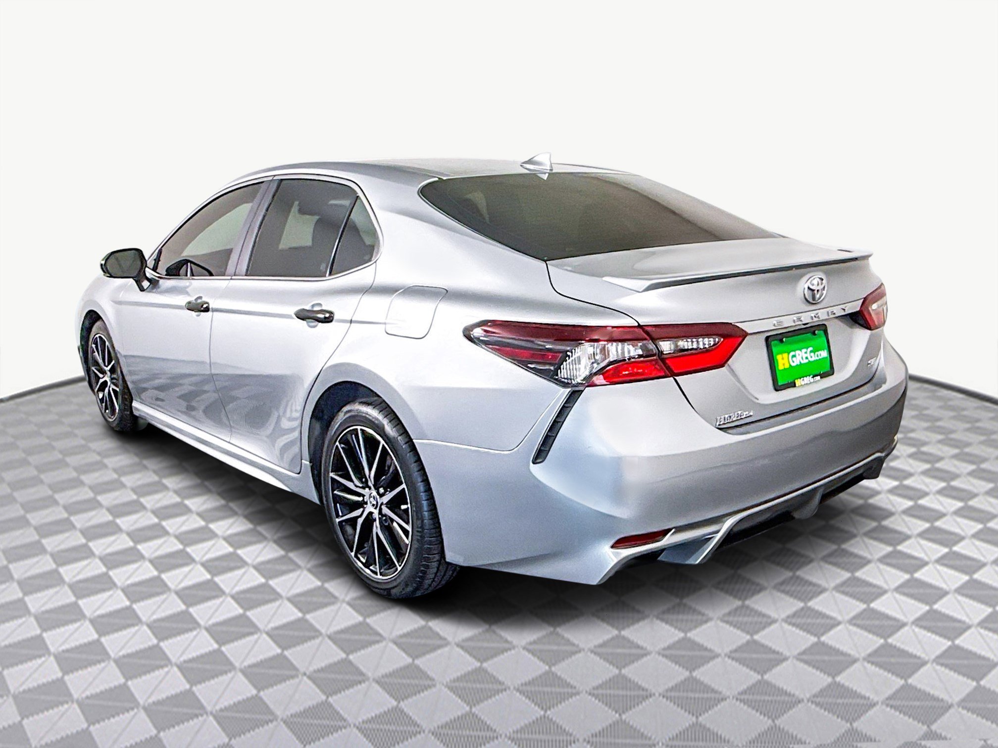 Used 2023 Toyota Camry SE image 6