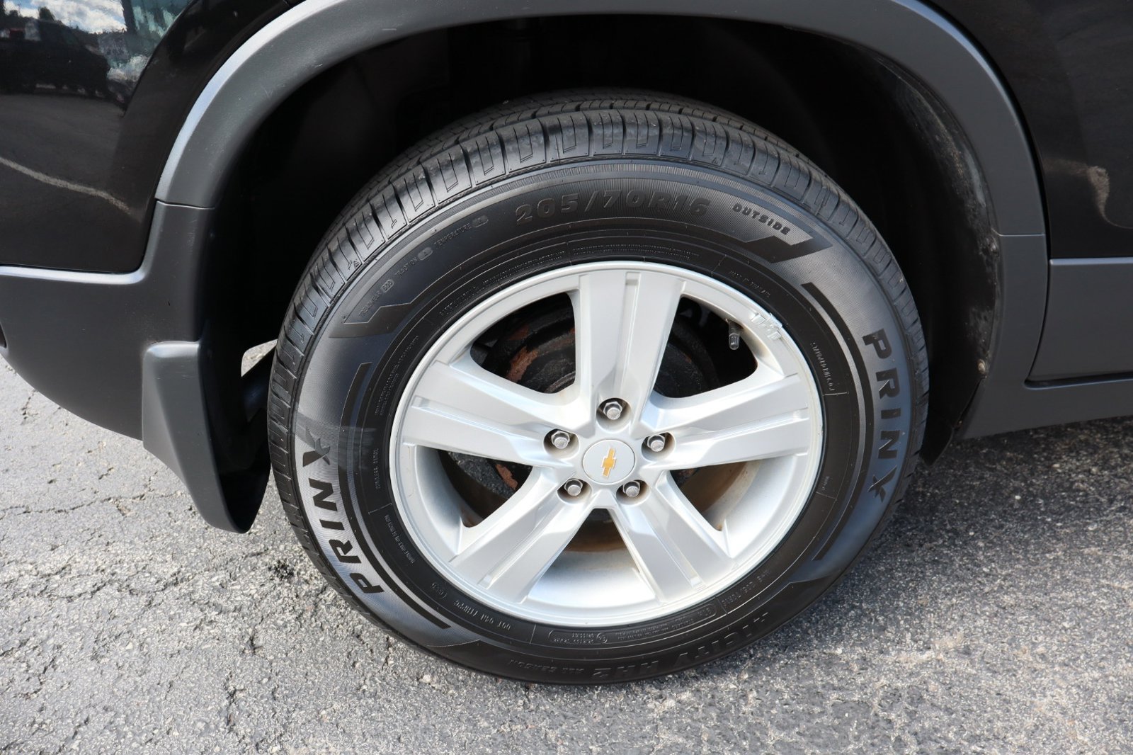 Used 2020 Chevrolet Trax LS w/ LPO, Protection Package FWD image 37