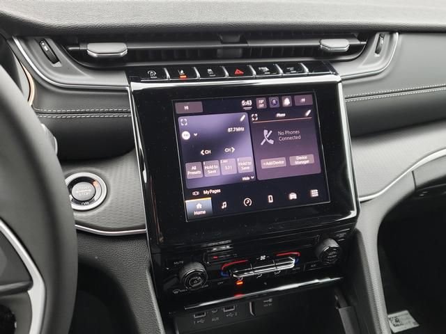 New 2025 Jeep Grand Cherokee L Laredo image 11