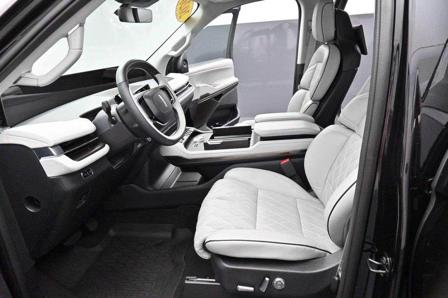 Used 2026 Lincoln Navigator L Black Label AWD/4WD image 16