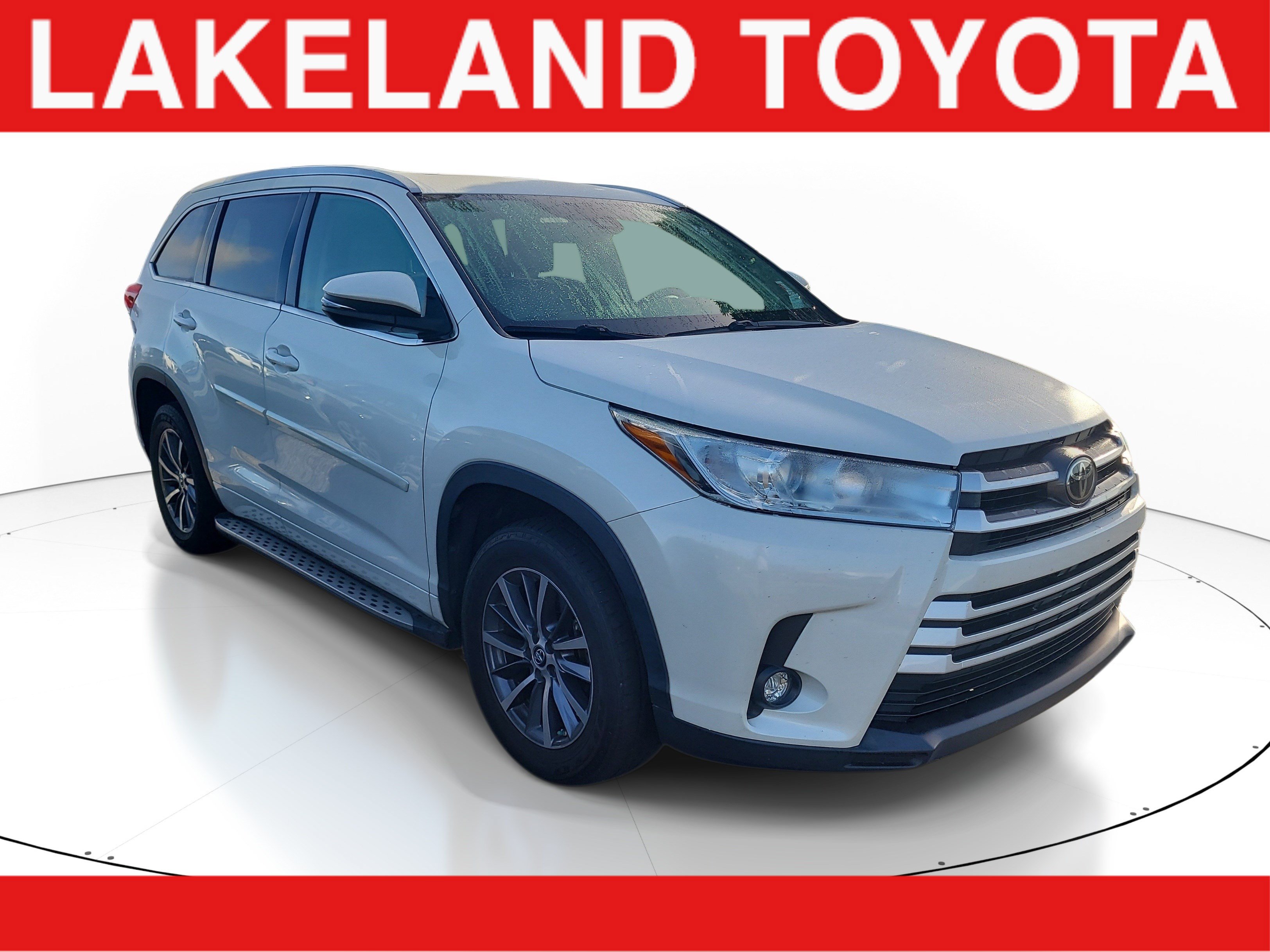 Used 2018 Toyota Highlander XLE FWD image 1