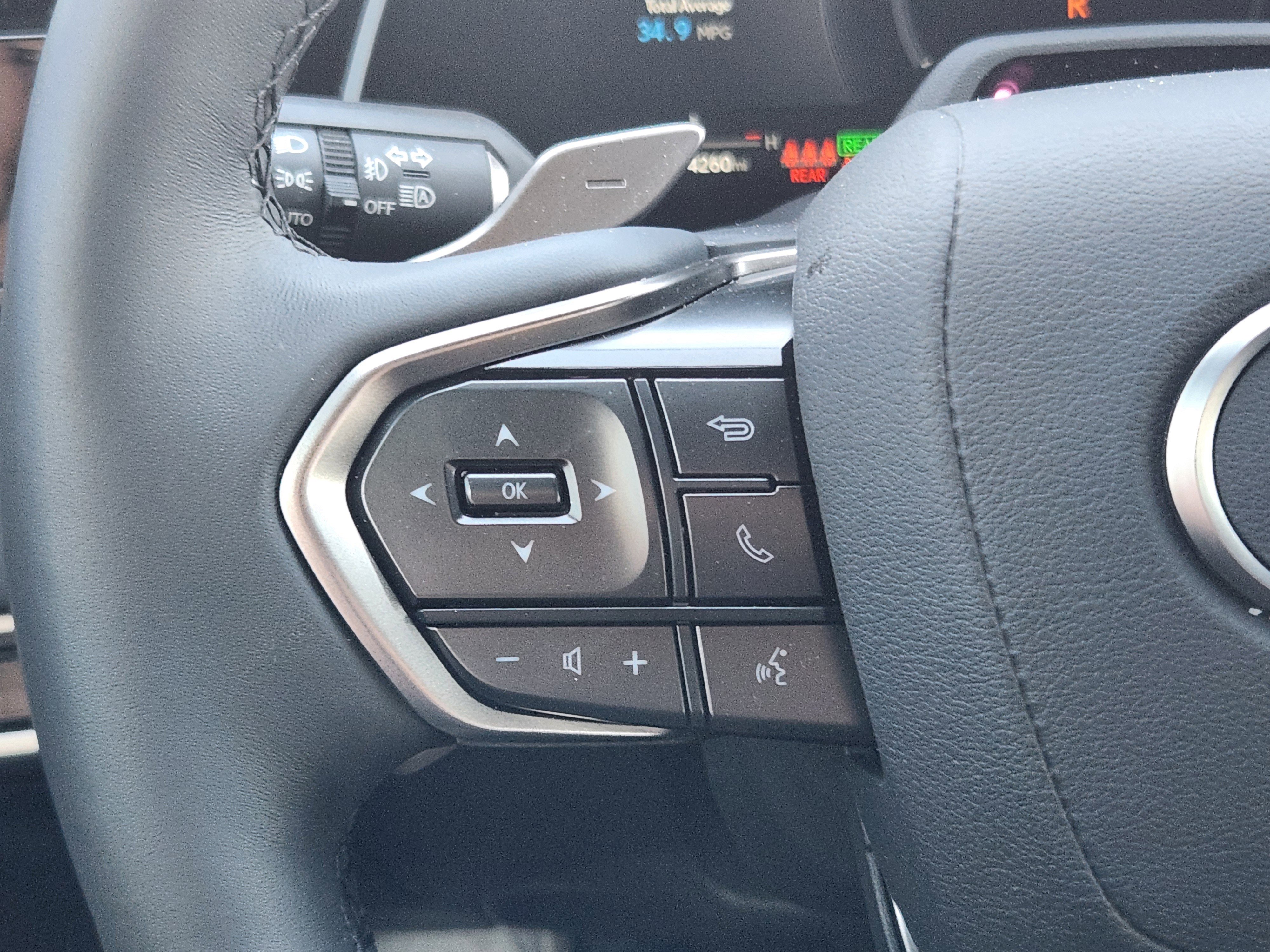 Used 2025 Lexus RX 350h w/ Convenience Package image 31