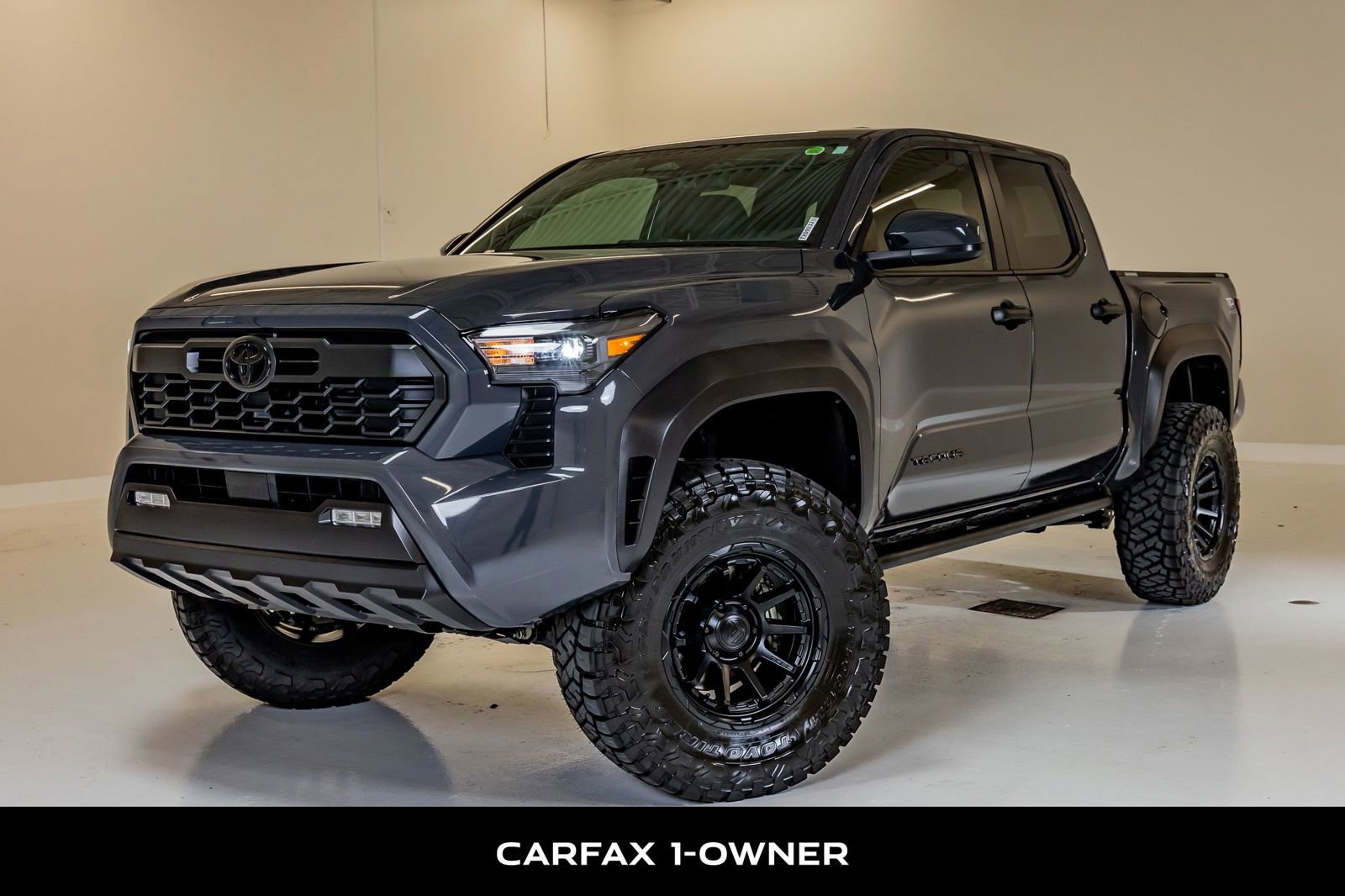 Used 2025 Toyota Tacoma TRD Off-Road AWD/4WD image 5