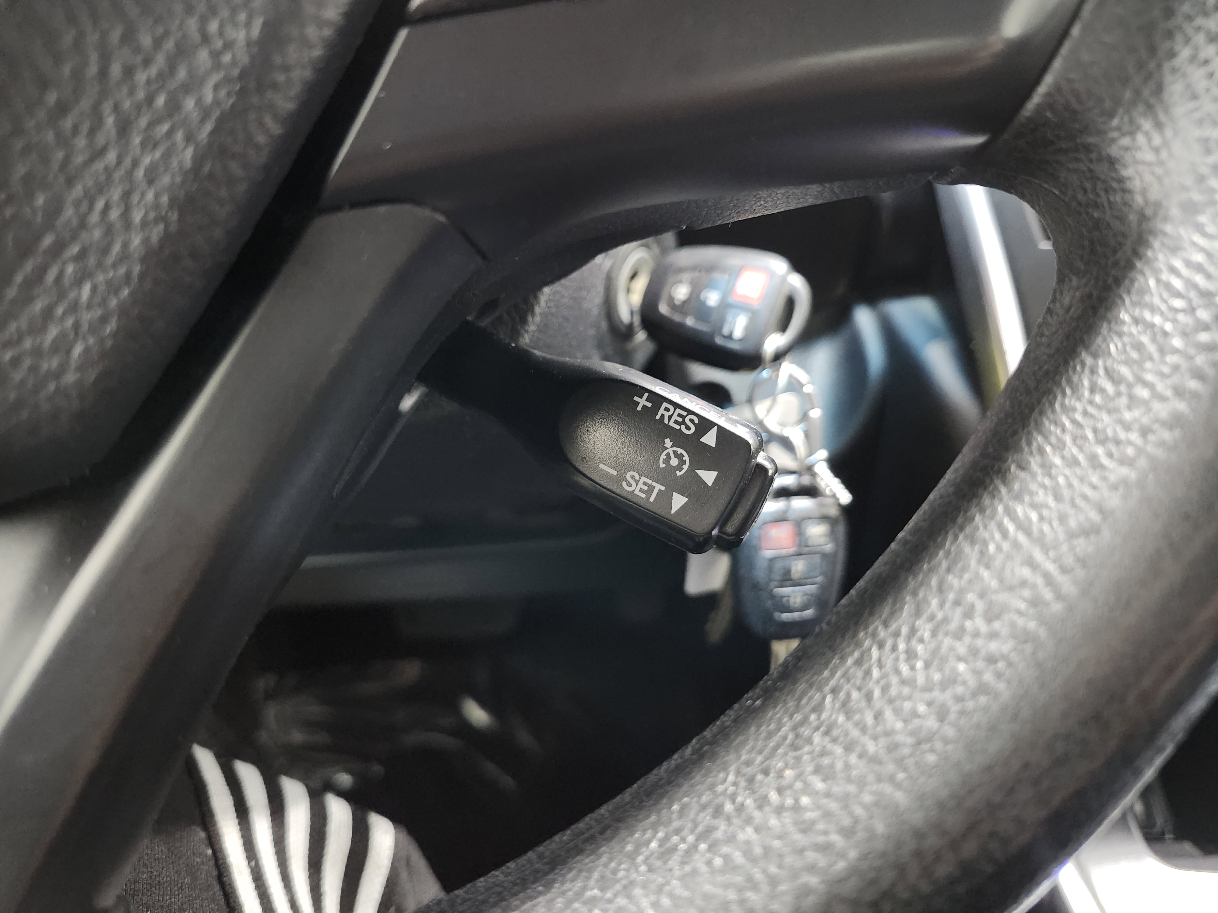 Used 2015 Toyota Camry LE image 30