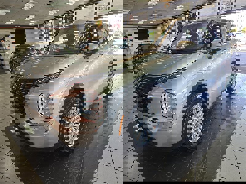 Used 2024 Mitsubishi Outlander ES