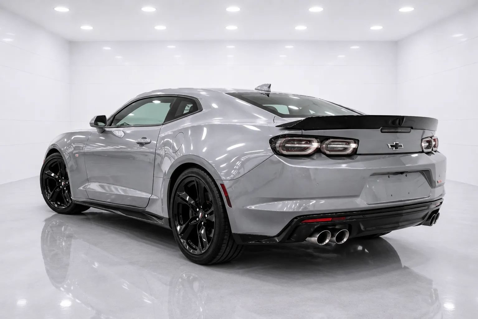 Used 2019 Chevrolet Camaro LT w/ RS Package RWD image 3
