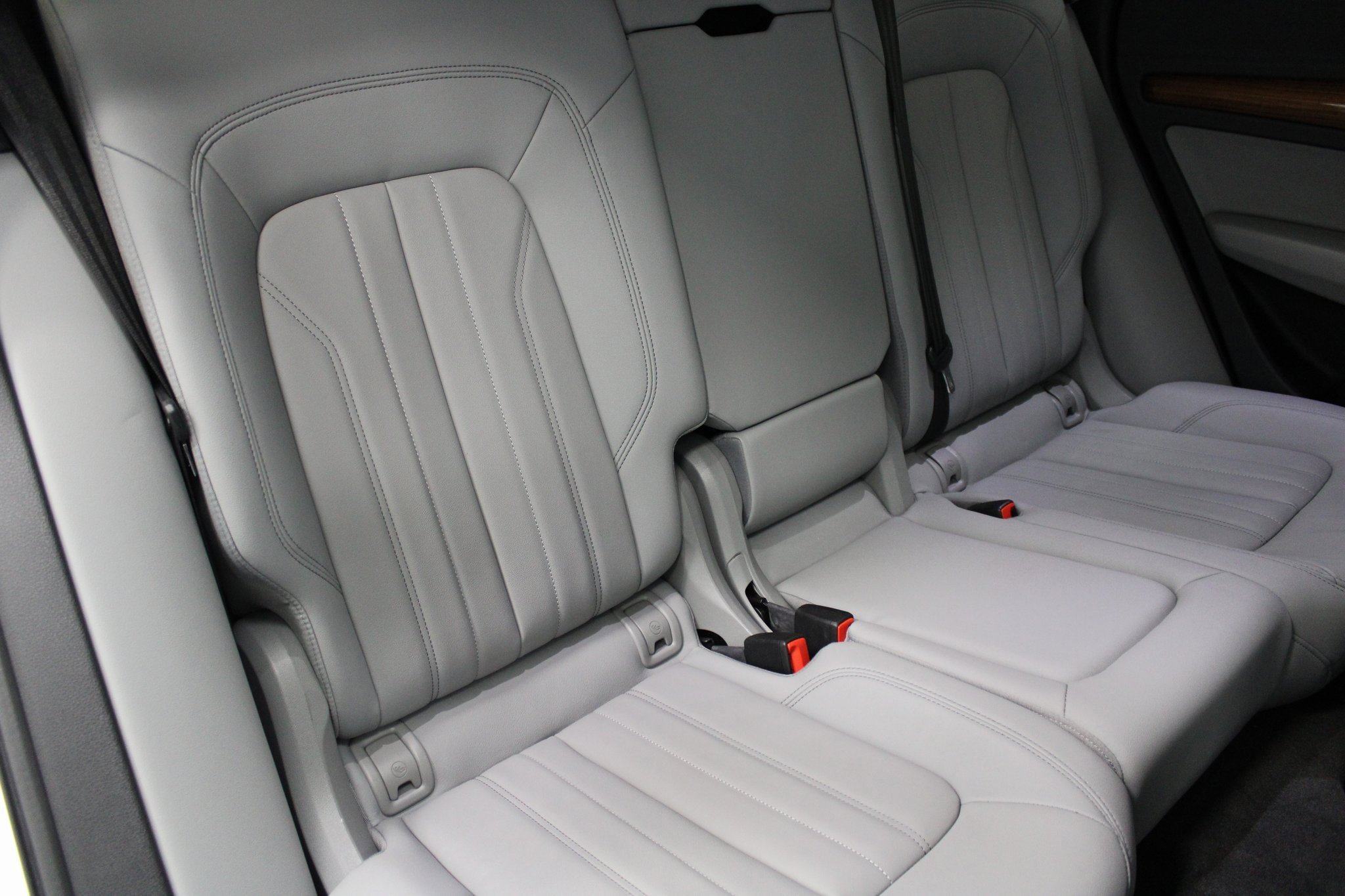 Used 2022 Audi Q5 2.0T Premium w/ Convenience Package image 24