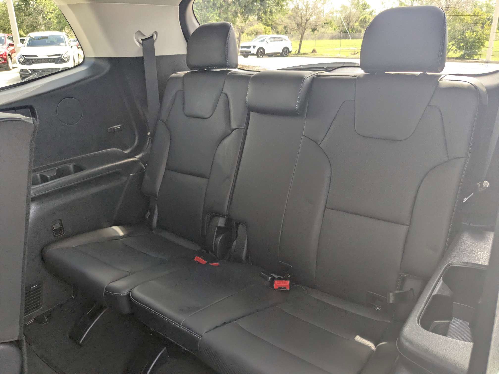 Used 2024 Kia Telluride LX FWD image 16