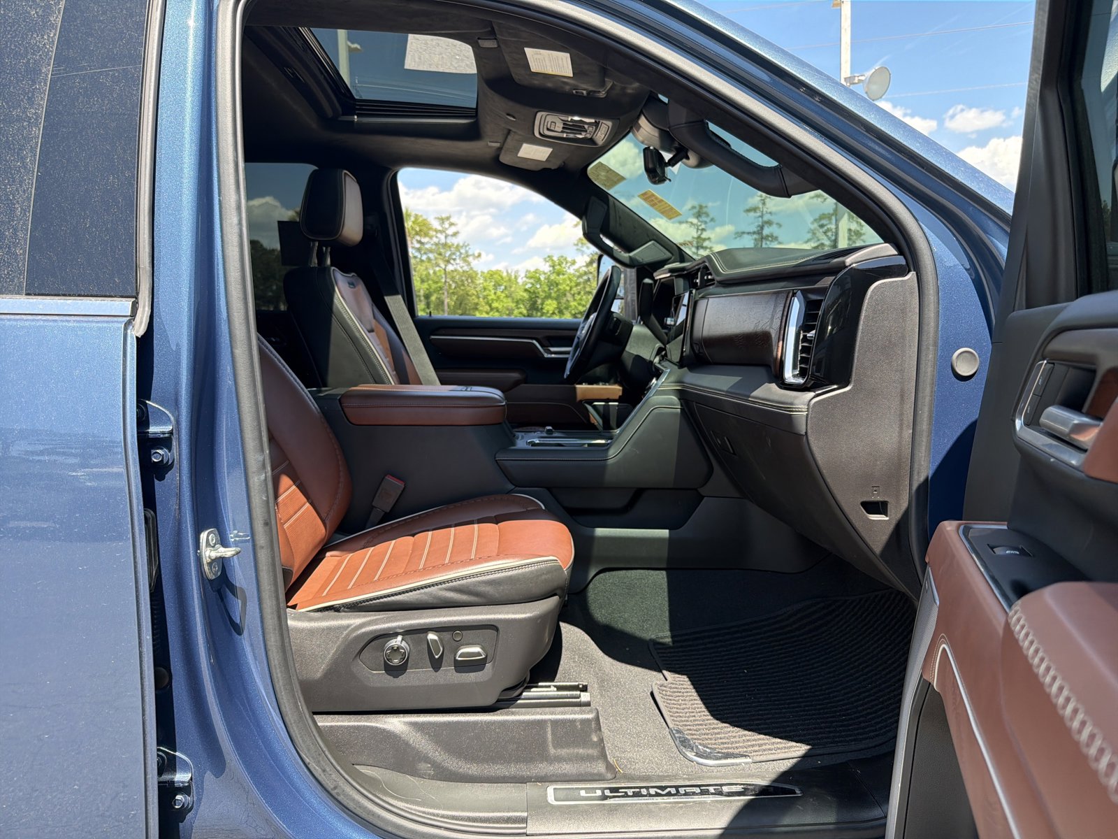 Certified 2025 GMC Sierra 2500 Denali Ultimate AWD/4WD image 33