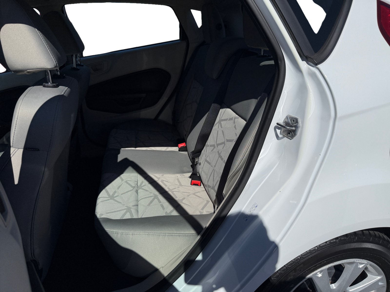 Used 2013 Ford Fiesta SE FWD image 16