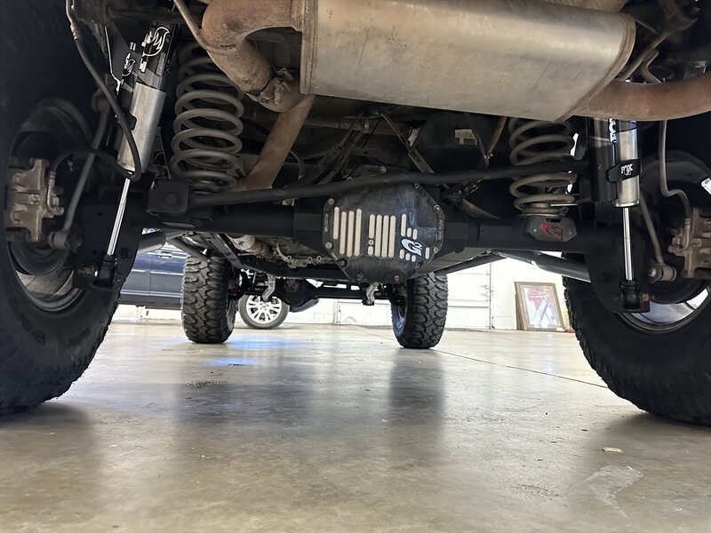 Used 2015 Jeep Wrangler Unlimited Rubicon w/ Connectivity Group AWD/4WD image 15