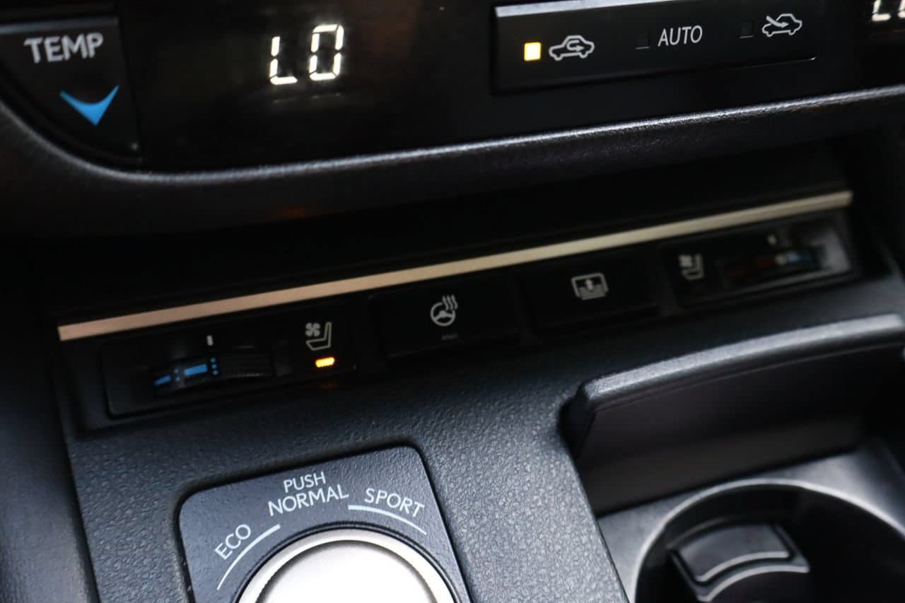 Used 2017 Lexus ES 350 w/ Luxury Package FWD image 26