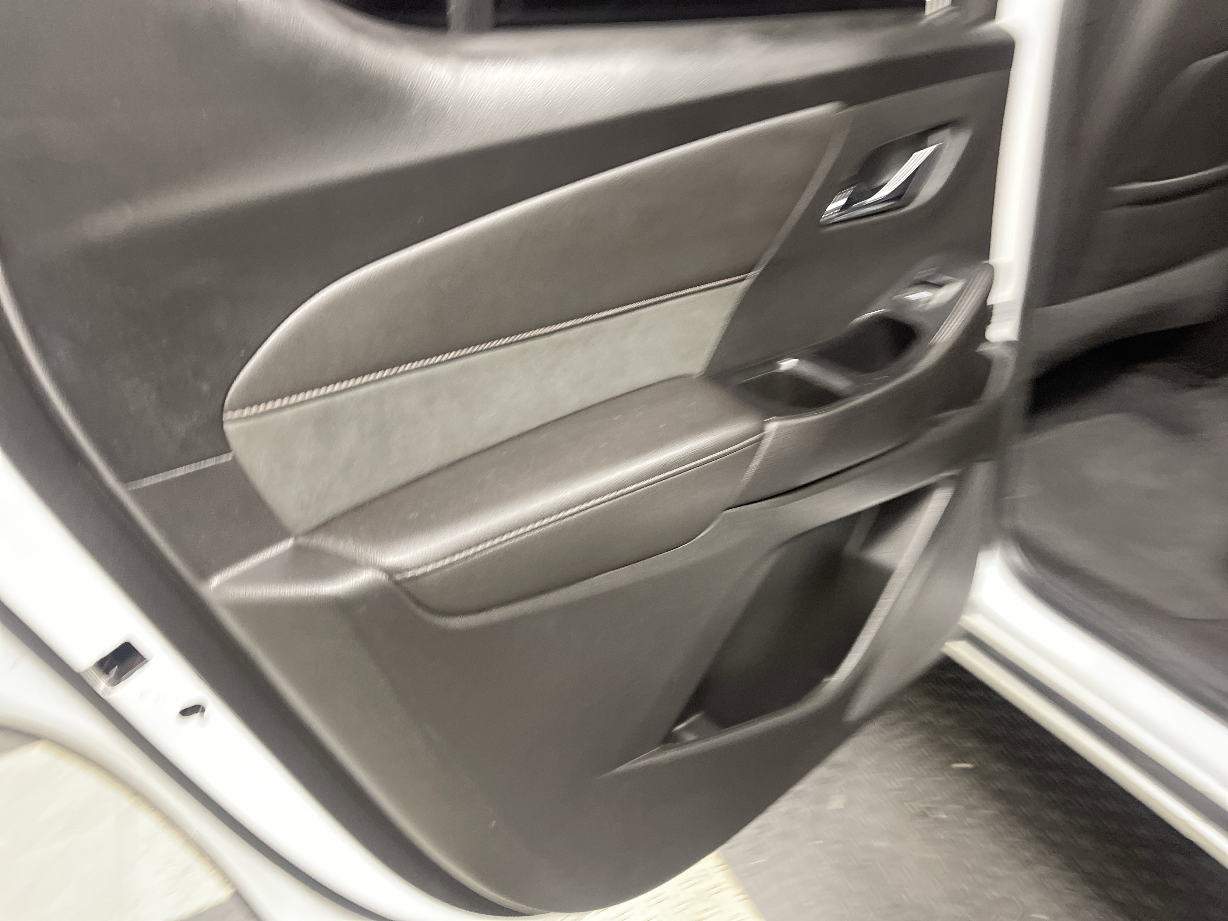 Used 2023 Chevrolet Traverse High Country image 15