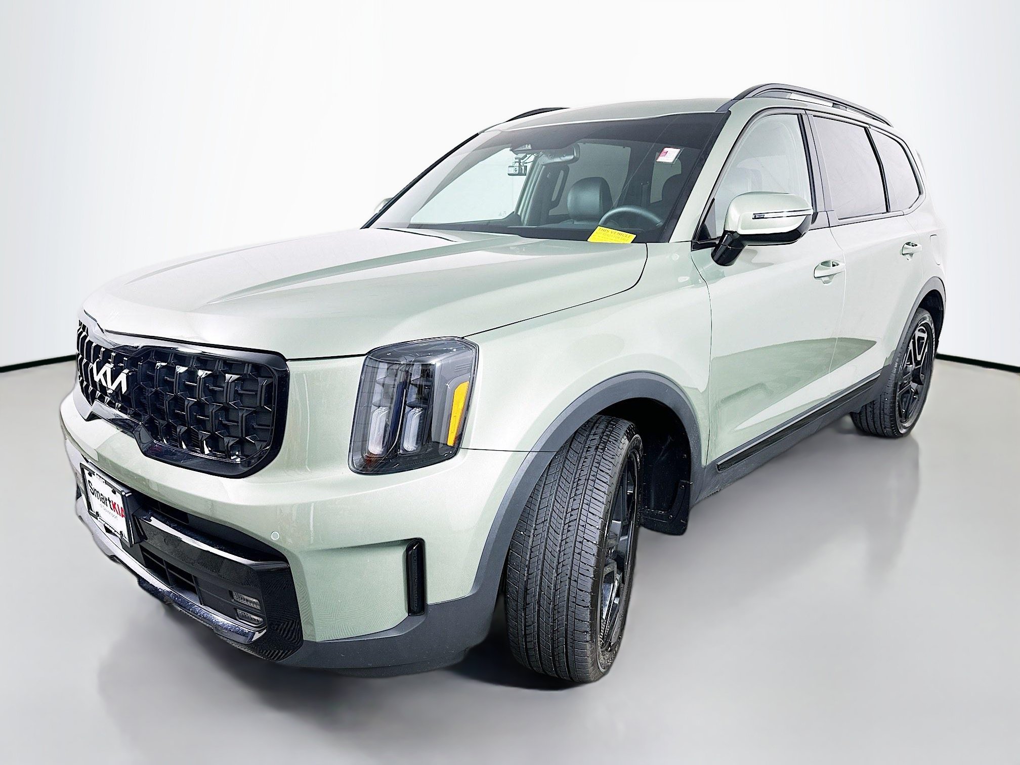 Certified 2024 Kia Telluride SX X-Line AWD/4WD image 3