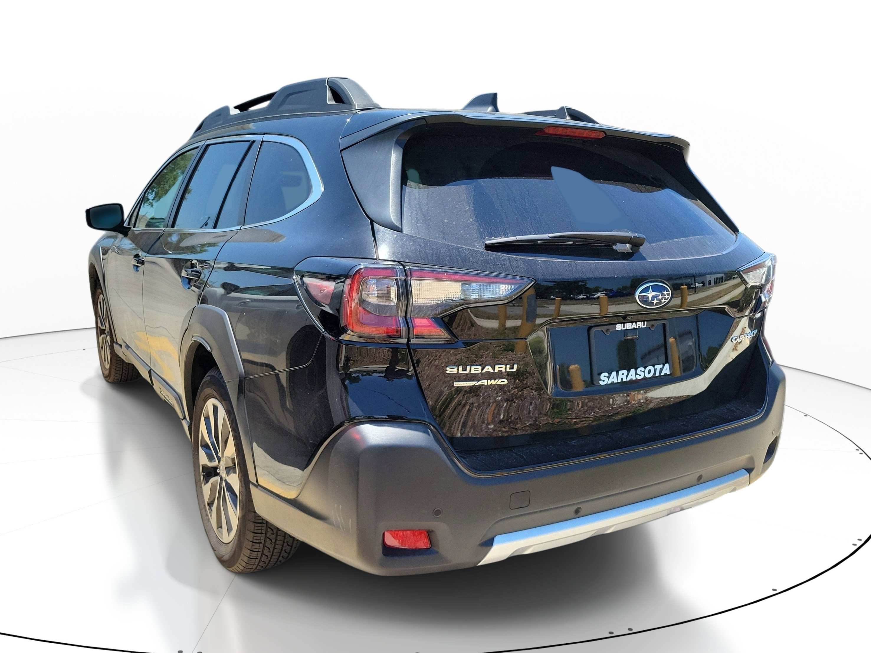Used 2025 Subaru Outback Limited AWD/4WD image 4