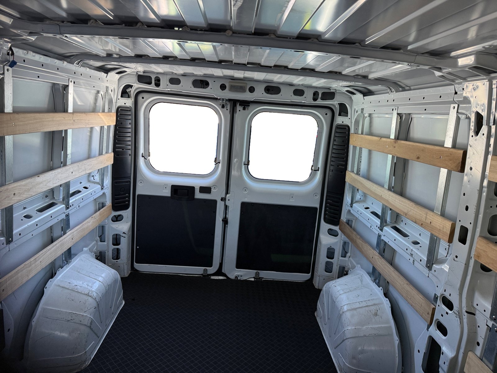 Used 2025 RAM ProMaster 2500 w/ U-Haul Equipment Group FWD image 16