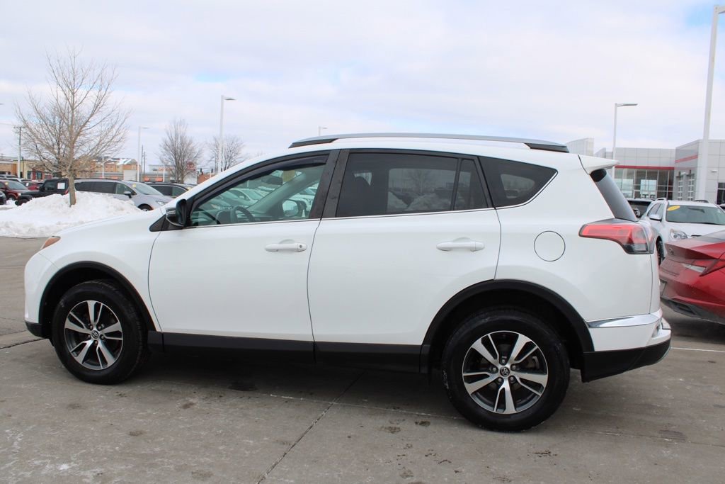 Used 2018 Toyota RAV4 XLE image 4