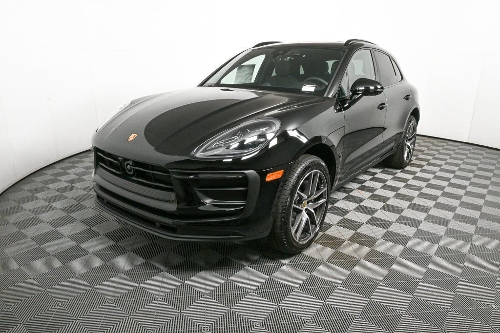 Certified 2026 Porsche Macan AWD/4WD image 1