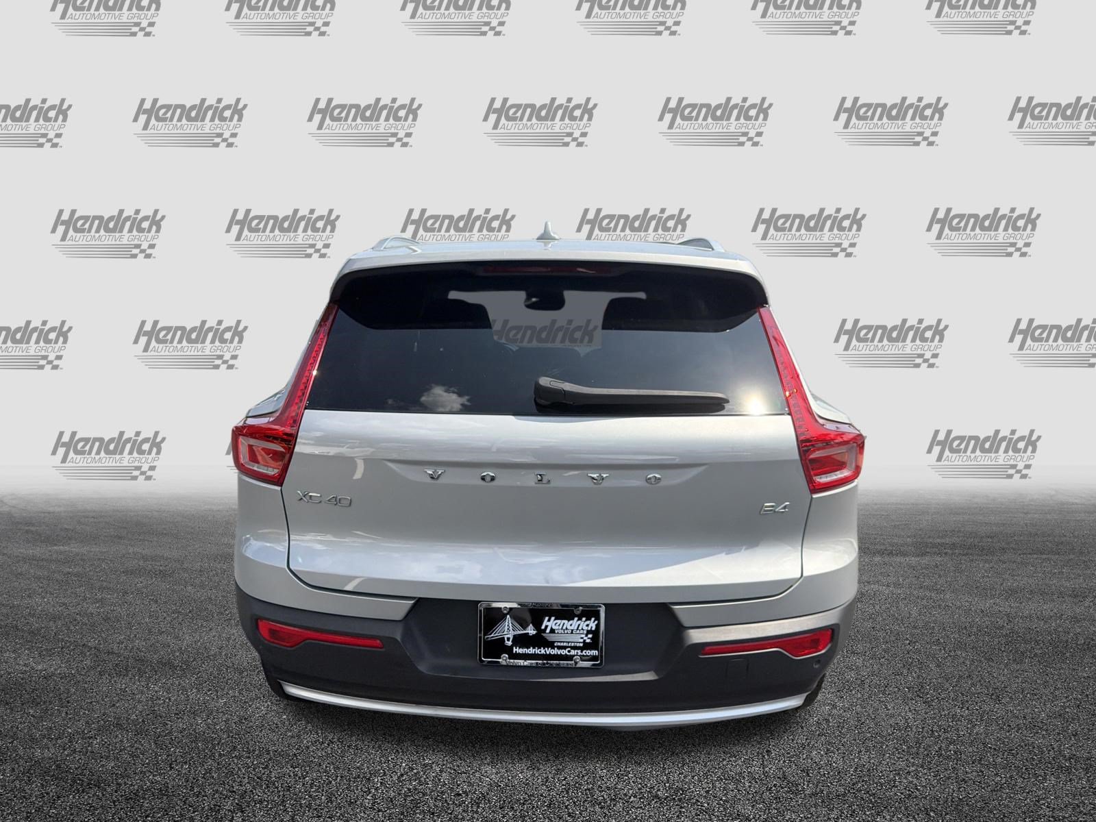 Certified 2023 Volvo XC40 B4 Plus w/ Driver Assist Package FWD image 10