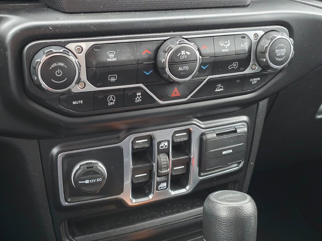 Used 2022 Jeep Gladiator Sport AWD/4WD image 25