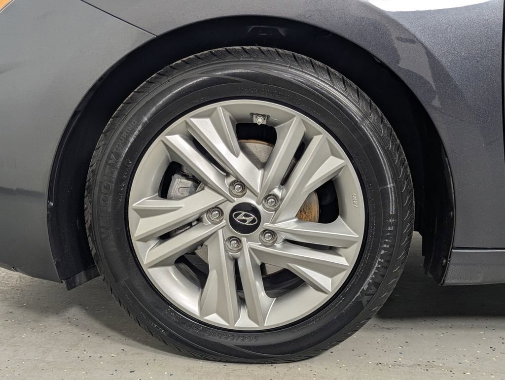 Used 2020 Hyundai Elantra SEL image 9