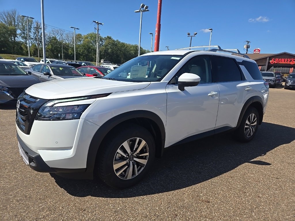 New 2025 Nissan Pathfinder SL w/ Black Appearance Package image 3
