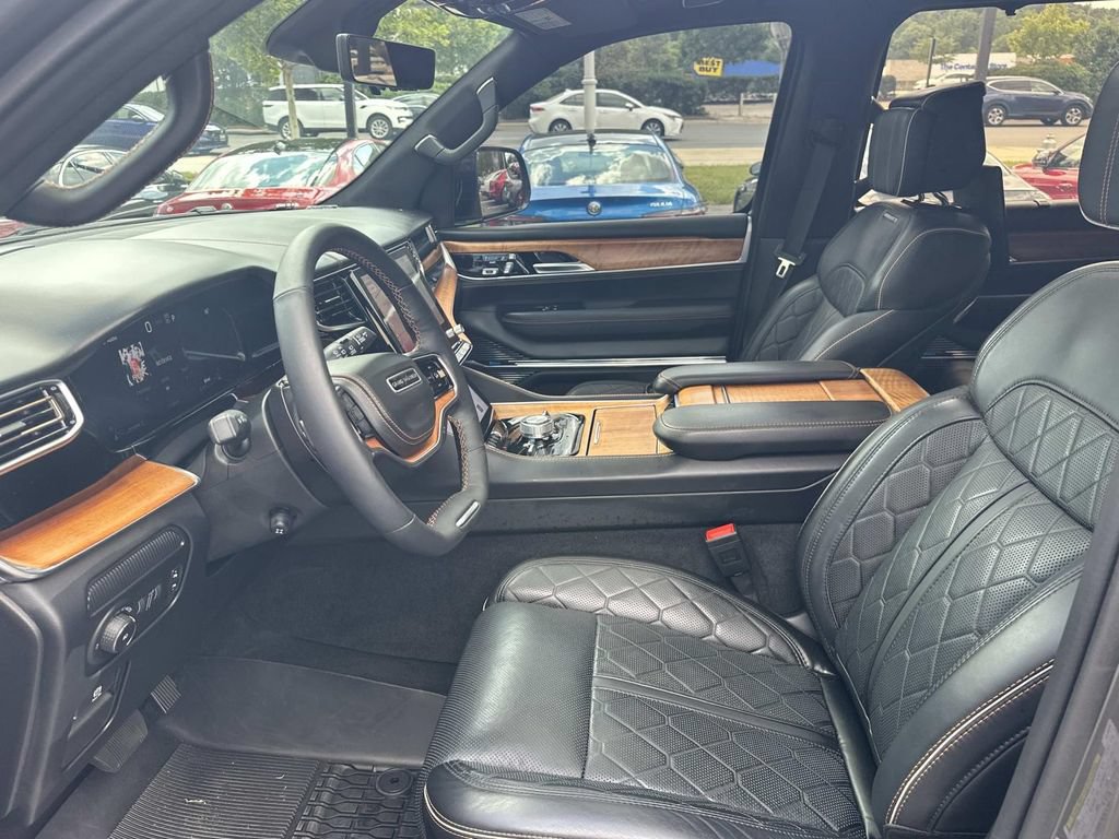 Used 2024 Jeep Grand Wagoneer Series III w/ Rear Seat Video Group 1 AWD/4WD image 20