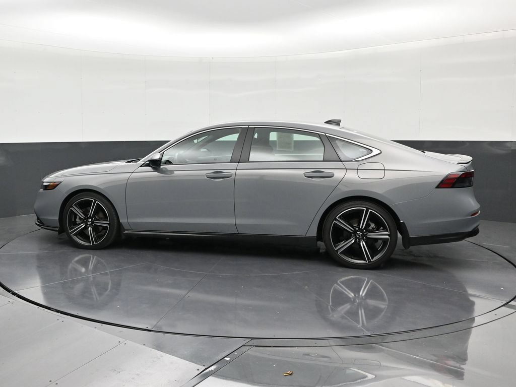 Used 2025 Honda Accord Sport image 2