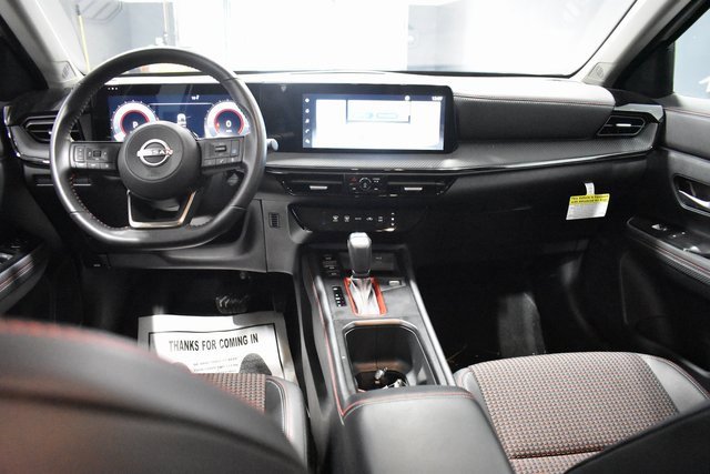 Certified 2025 Nissan Kicks SR image 12