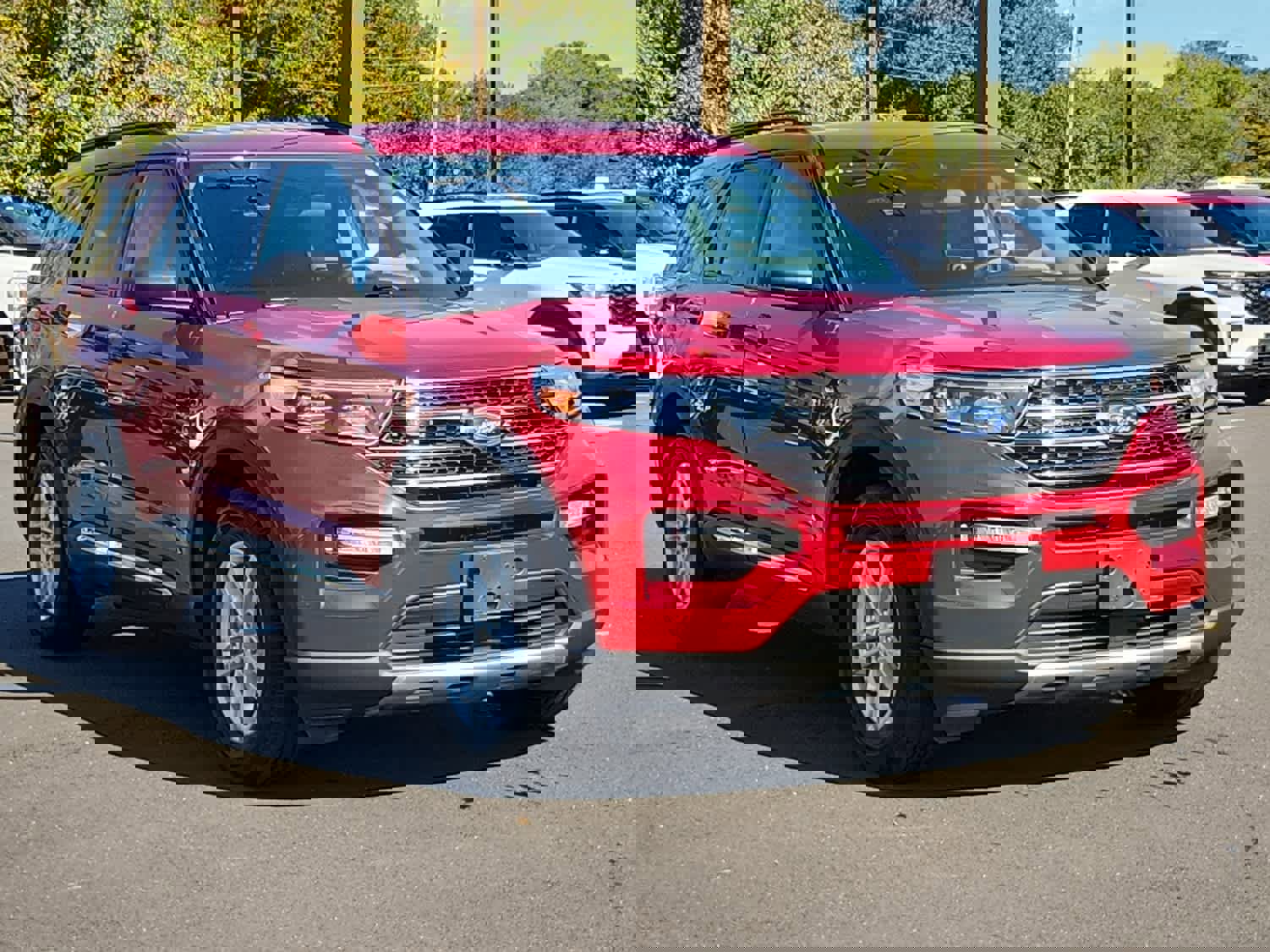 Used 2023 Ford Explorer XLT w/ Equipment Group 202A image 2