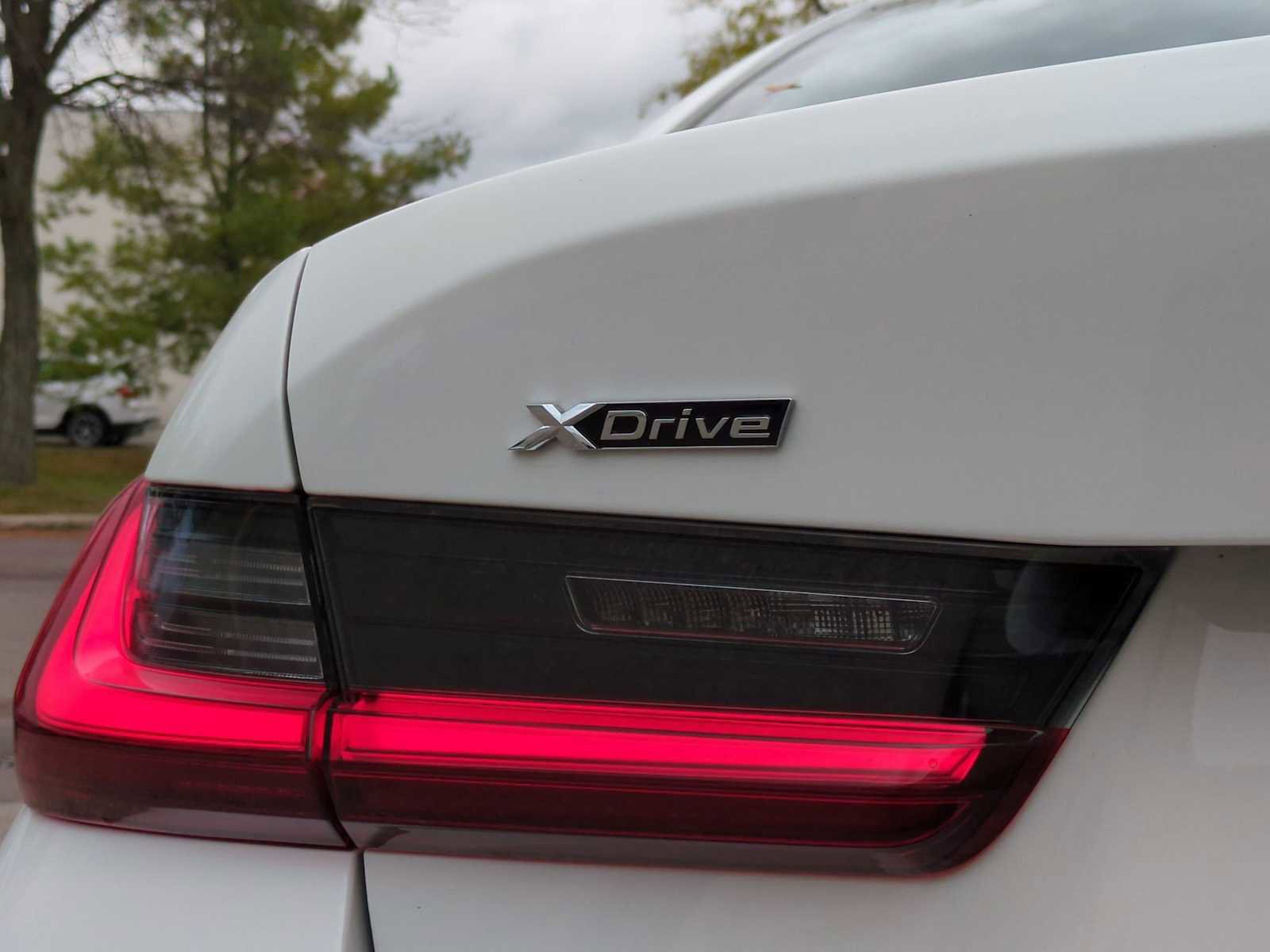 New 2025 BMW 330i xDrive Sedan w/ Premium Package image 40