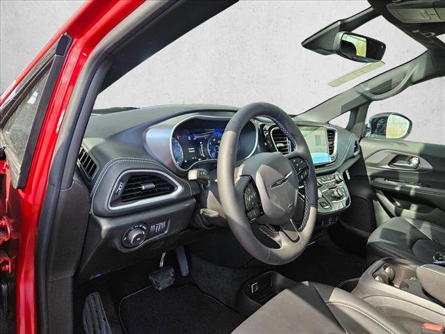 New 2026 Chrysler Pacifica Select w/ S Appearance Package FWD image 3
