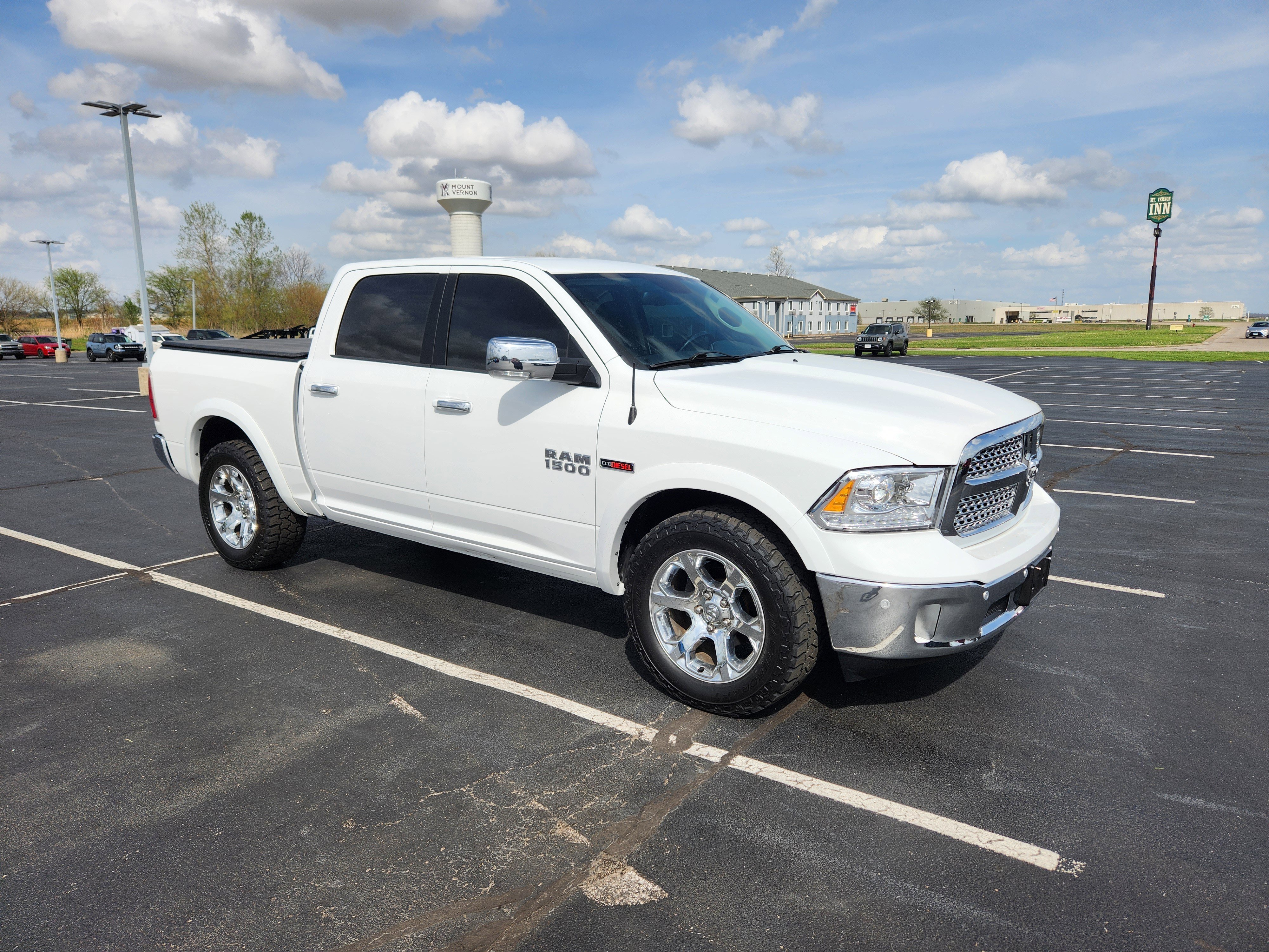 Used 2017 RAM 1500 Laramie w/ Convenience Group image 9