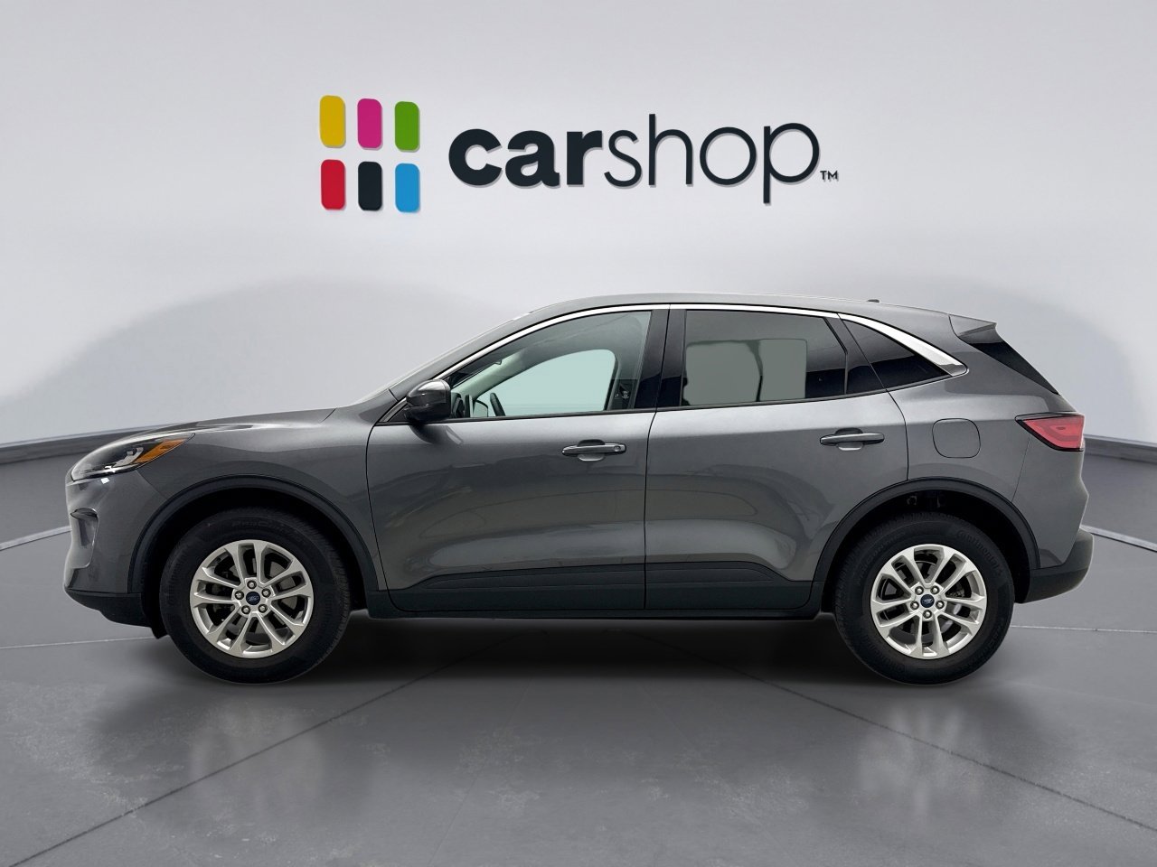 Used 2021 Ford Escape SE w/ Cold Weather Package image 2