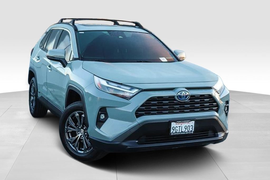 Used 2023 Toyota RAV4 XLE Premium AWD/4WD image 2