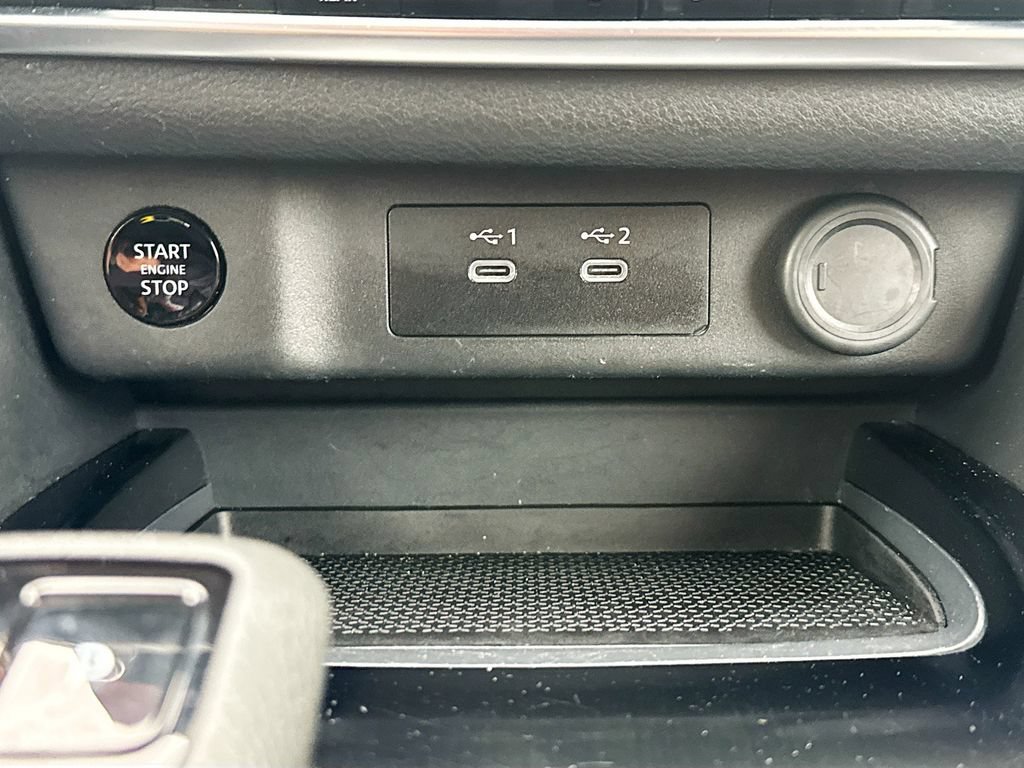 Certified 2025 Nissan Rogue SV FWD image 21