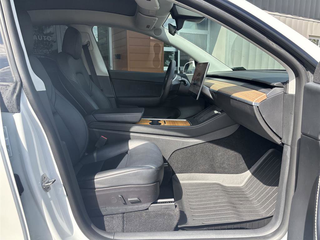 Used 2022 Tesla Model Y Performance AWD/4WD image 13