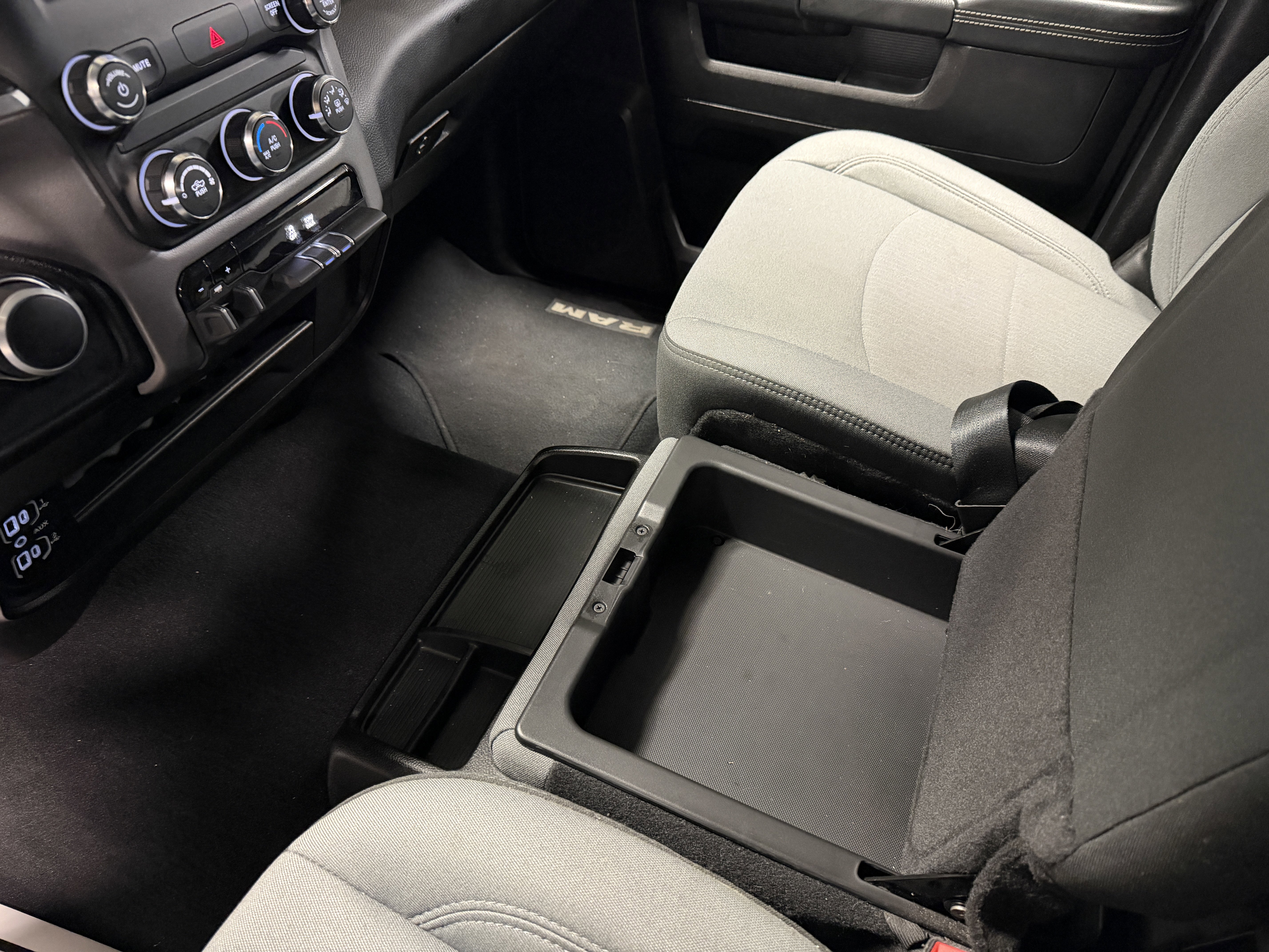 Used 2024 RAM 2500 Big Horn w/ Bed Utility Group image 18