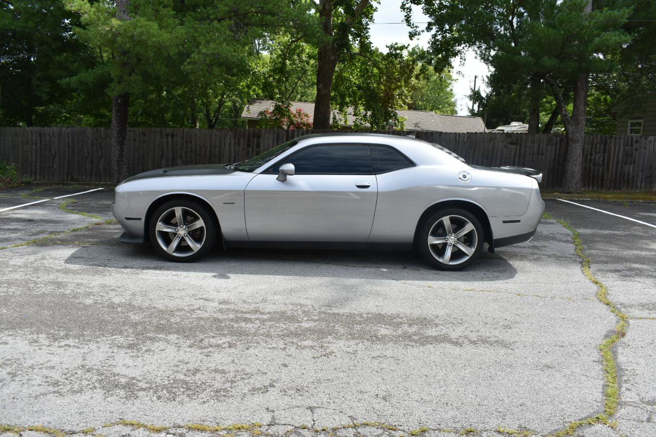 Used 2015 Dodge Challenger R/T w/ Quick Order Package 22B R/T RWD image 3