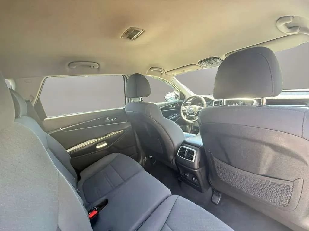 Used 2020 Kia Sorento FWD V6 image 16