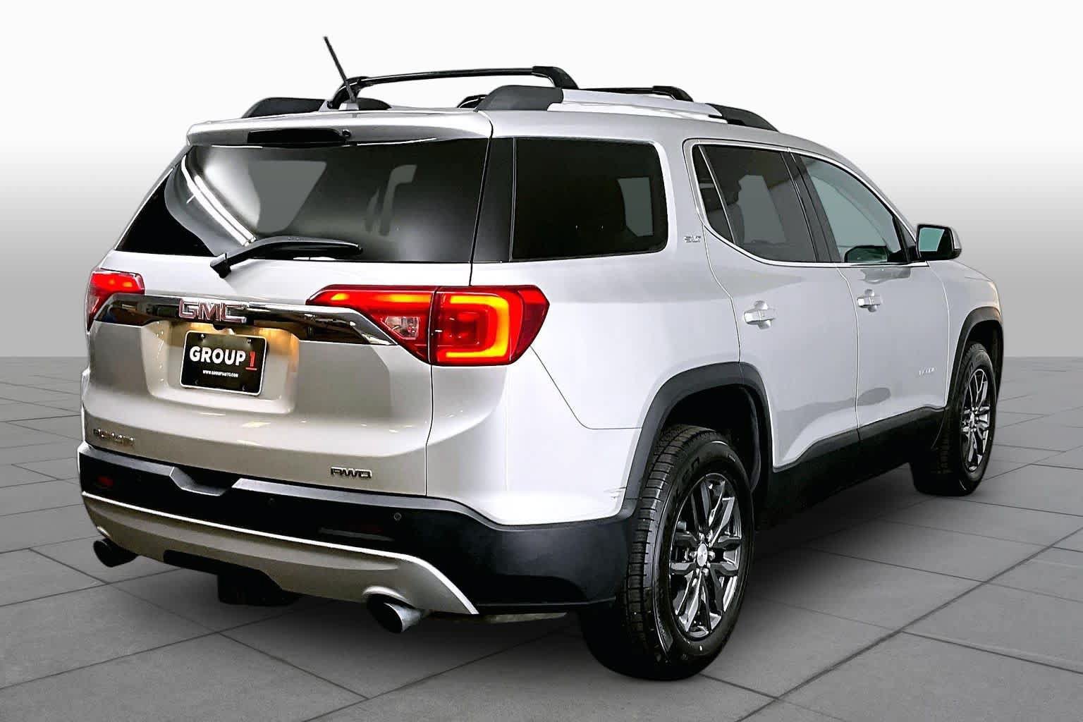Used 2017 GMC Acadia SLT AWD/4WD image 13