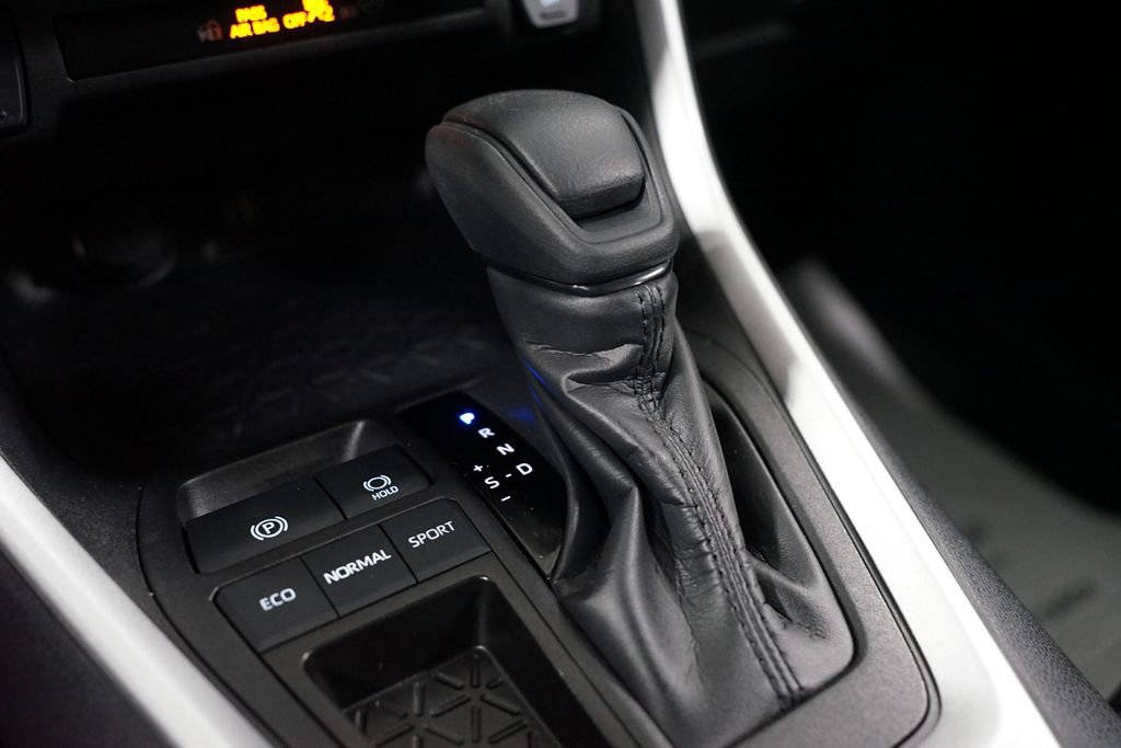 Certified 2025 Toyota RAV4 LE image 21