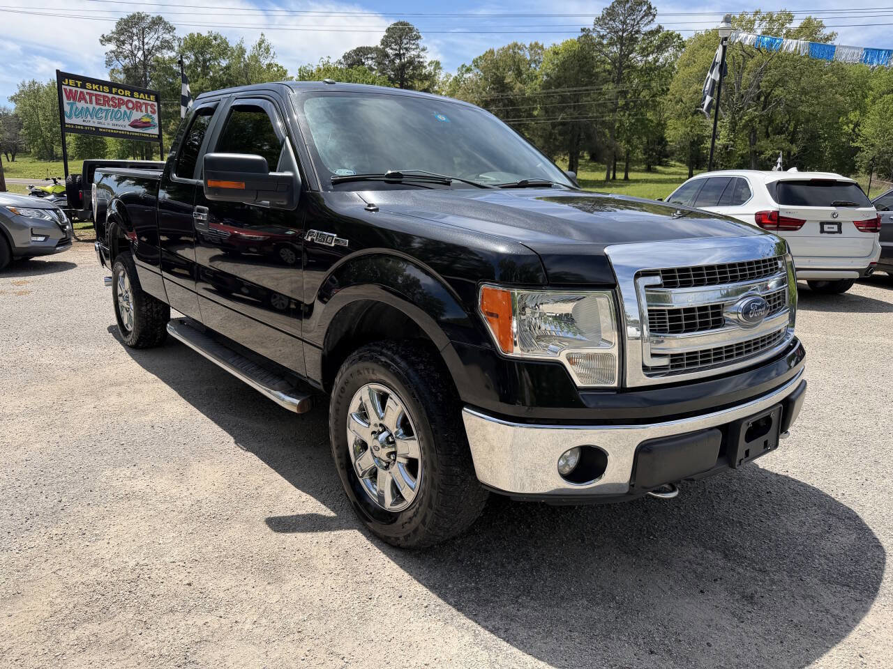 Used 2014 Ford F150 XLT w/ XLT Chrome Package image 2