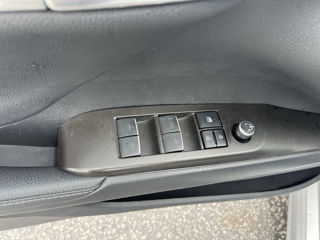 Used 2022 Toyota Camry XSE w/ Carpet Mat Package (TMS) FWD image 15