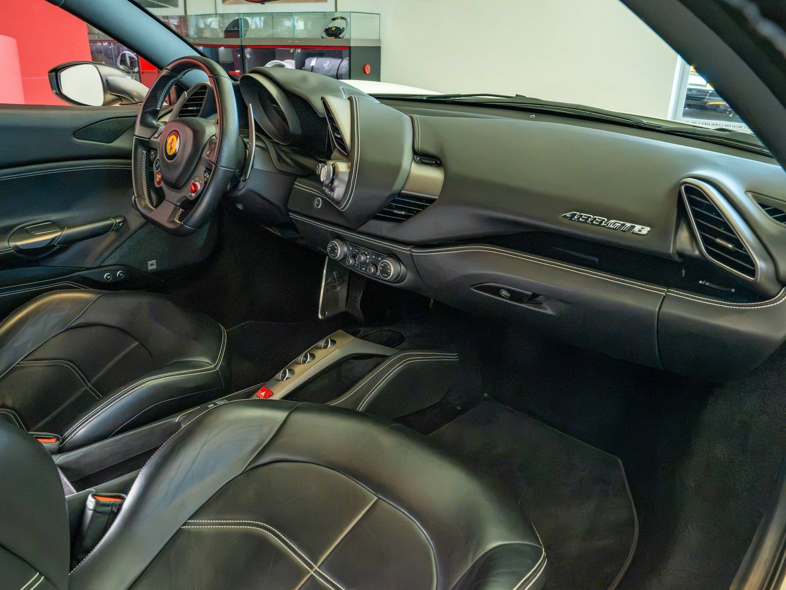 Certified 2016 Ferrari 488 GTB RWD image 17